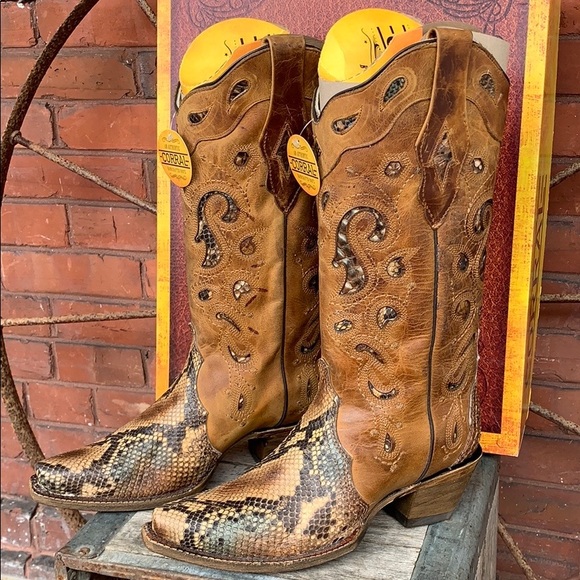- CORRAL NEW Python Snakeskin Inlay Snip Toe Boots - Picture 7 of 13